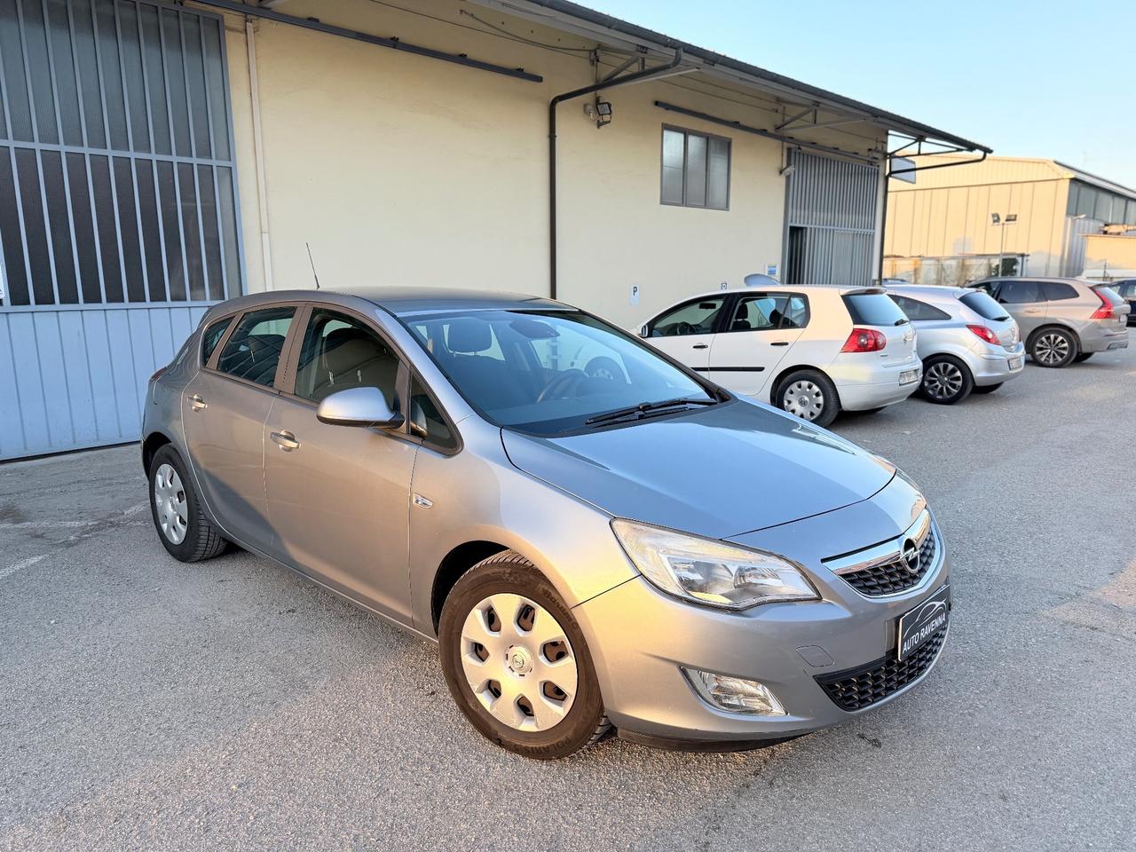 Opel Astra 1.7 CDTI 5 porte Cosmo neopatentati