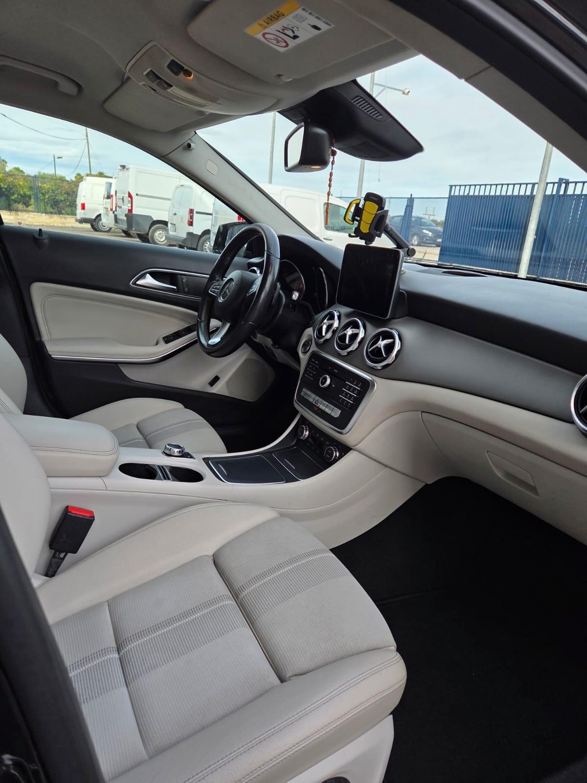 Mercedes-benz GLA 220 d Automatic 4Matic Premium