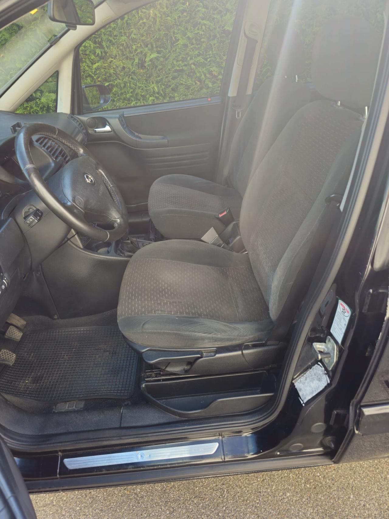 Opel Zafira 2.2 16V DTI cat Elegance