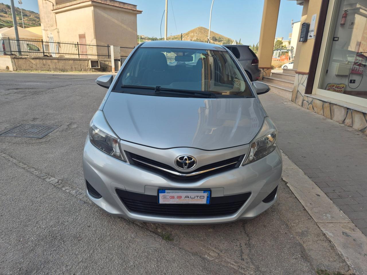 TOYOTA YARIS 1.0 BENZ 69 CV 5 PORTE KM 120000 CERT telecam