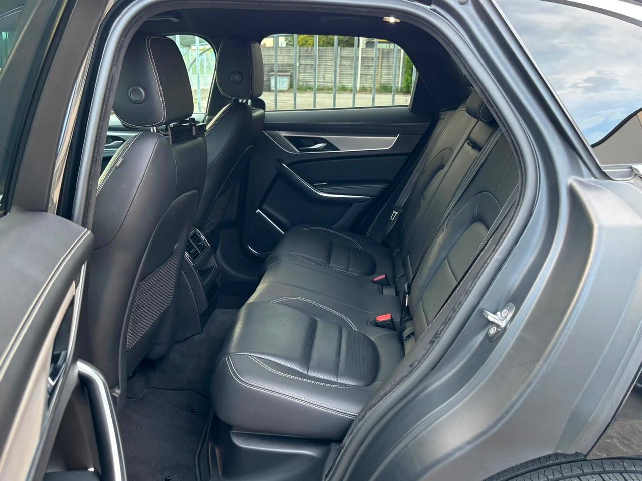 Jaguar F-Pace 2.0 D 204 CV AWD aut. R-Dynamic SE