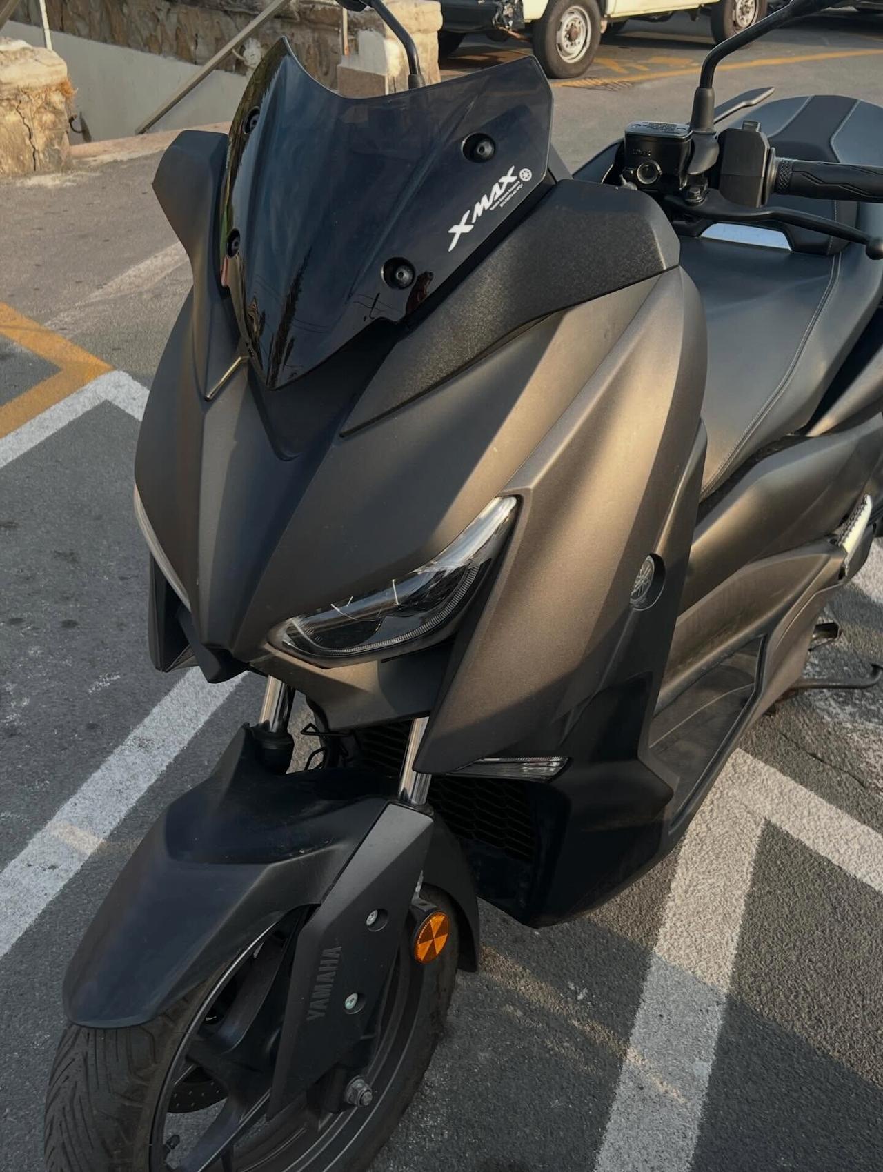 Yamaha X-Max 125 ABS Business MAT DARK GRAY METALLIC