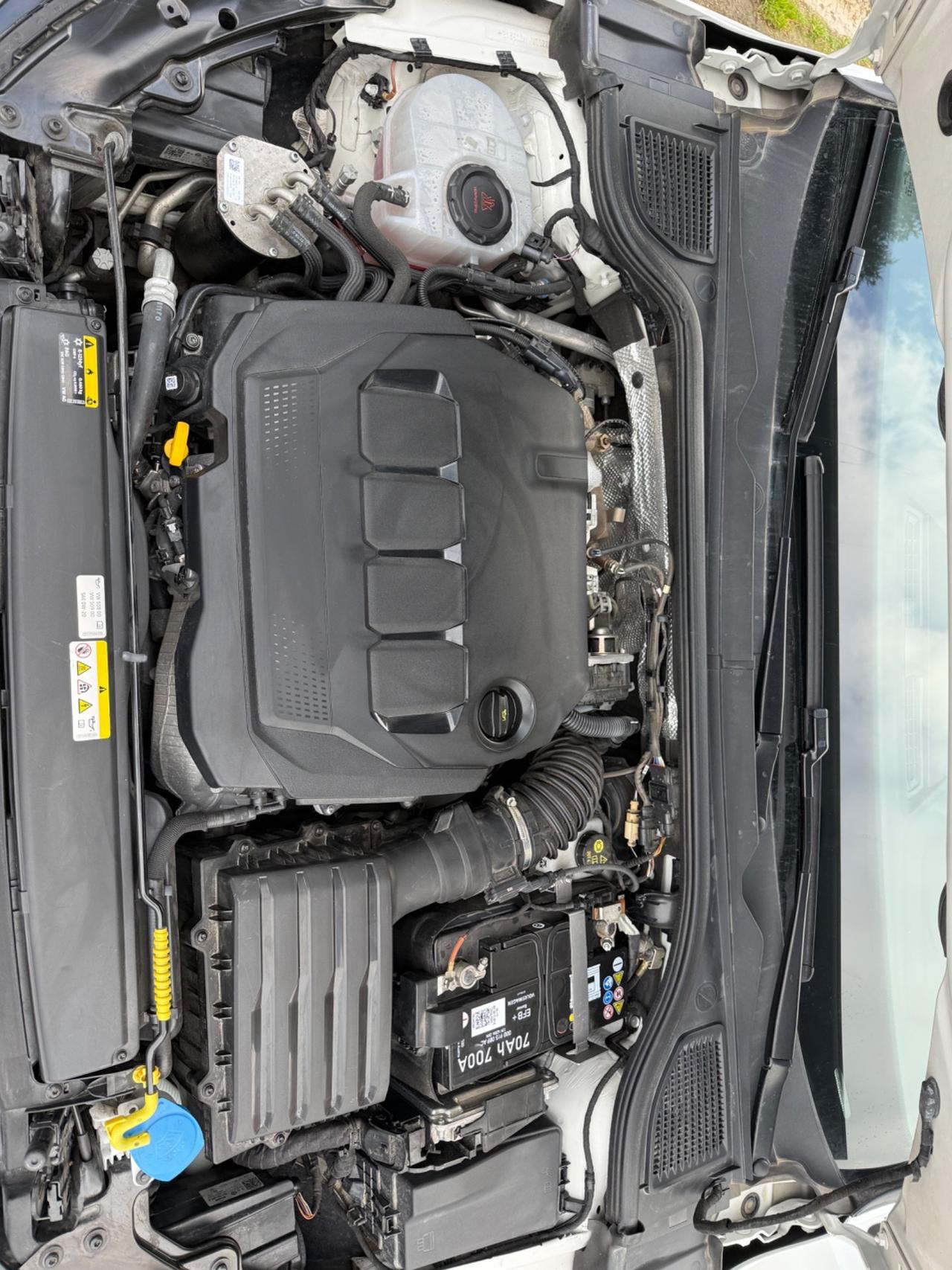 Volkswagen Golf 8 2.0 TDI DSG SCR CON GANCIO TRAINO