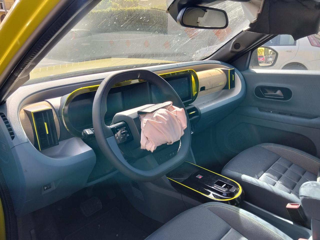 Fiat Grande Panda 1.2 Hybrid 110cv 2025 SINISTRATA