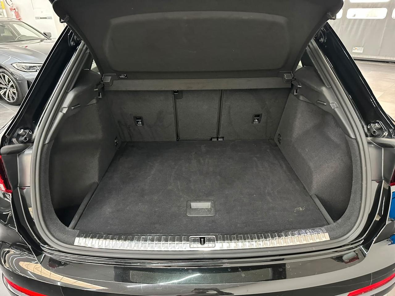 Audi Q3 35 TDI S tronic Business Advanced