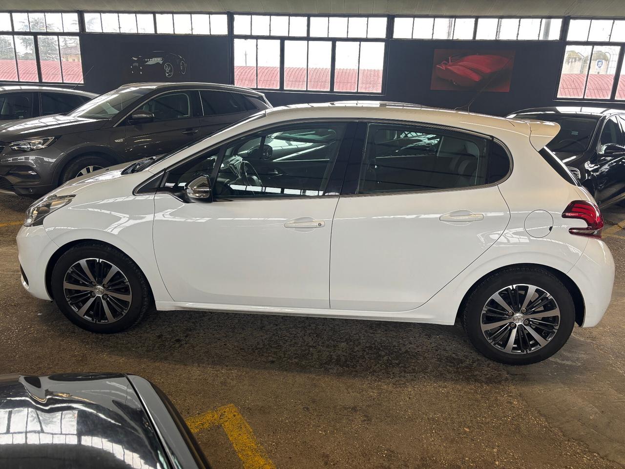 Peugeot 208 1.2 PureTech 82CV Allure NEOPATENTATO