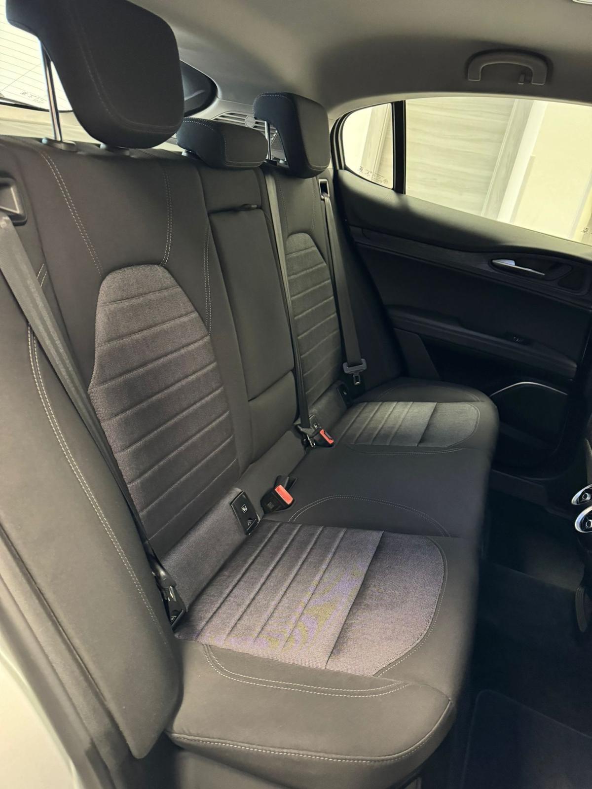 Alfa Romeo Stelvio 2.2 Turbodiesel 190 CV AT8 Q4 Business
