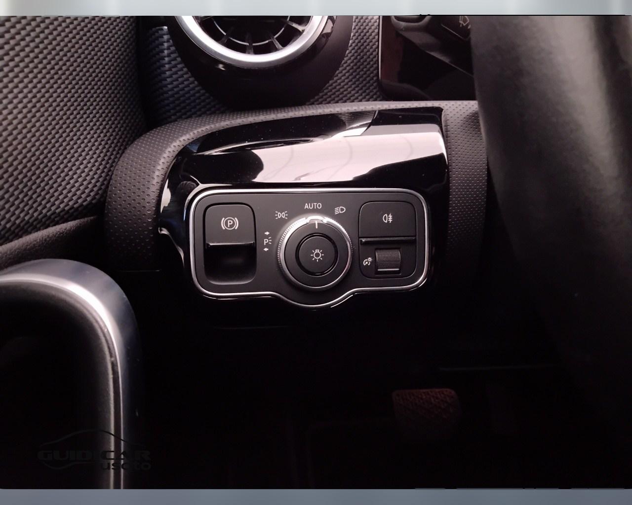 Mercedes-Benz Classe A - W177 2018 - A 180 d Sport auto