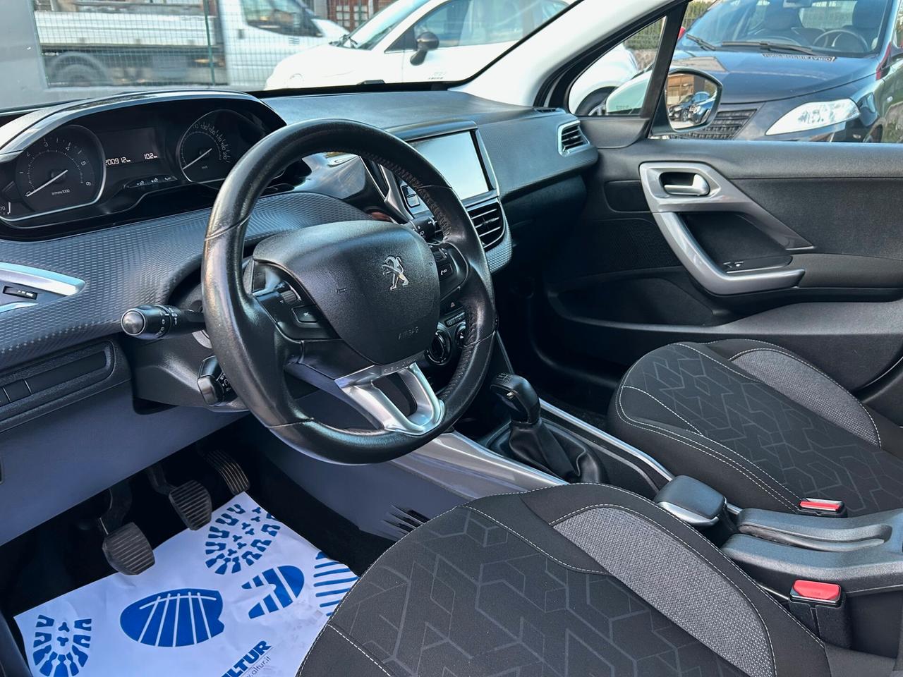 Peugeot 2008 1.6 HDi 75cv - NEOPATENTATI
