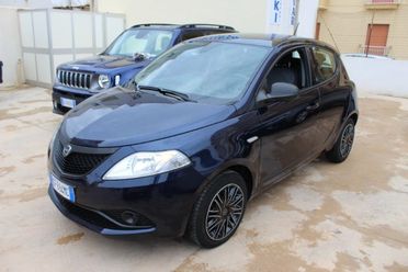 LANCIA Ypsilon 1.0 FireFly 5 porte S&S Hybrid Ecochic Silver