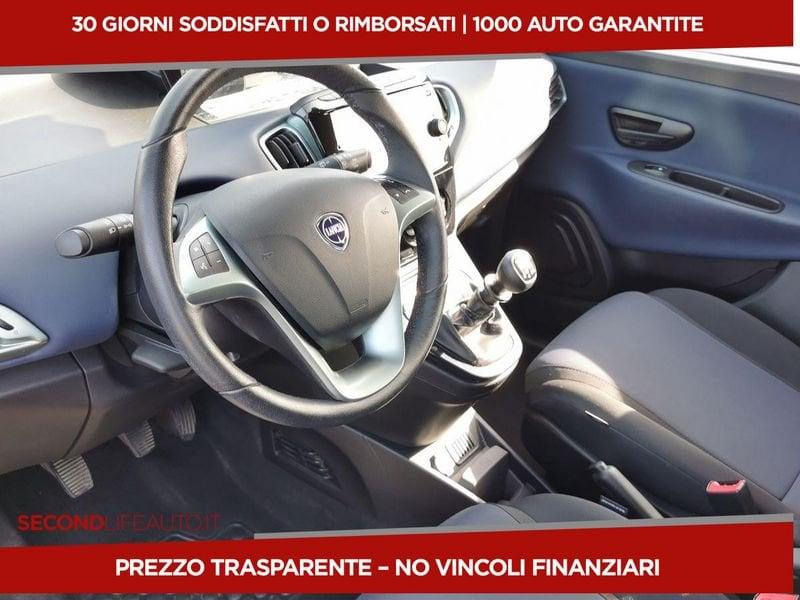 Lancia Ypsilon 1.0 firefly hybrid Platino s&s 70cv