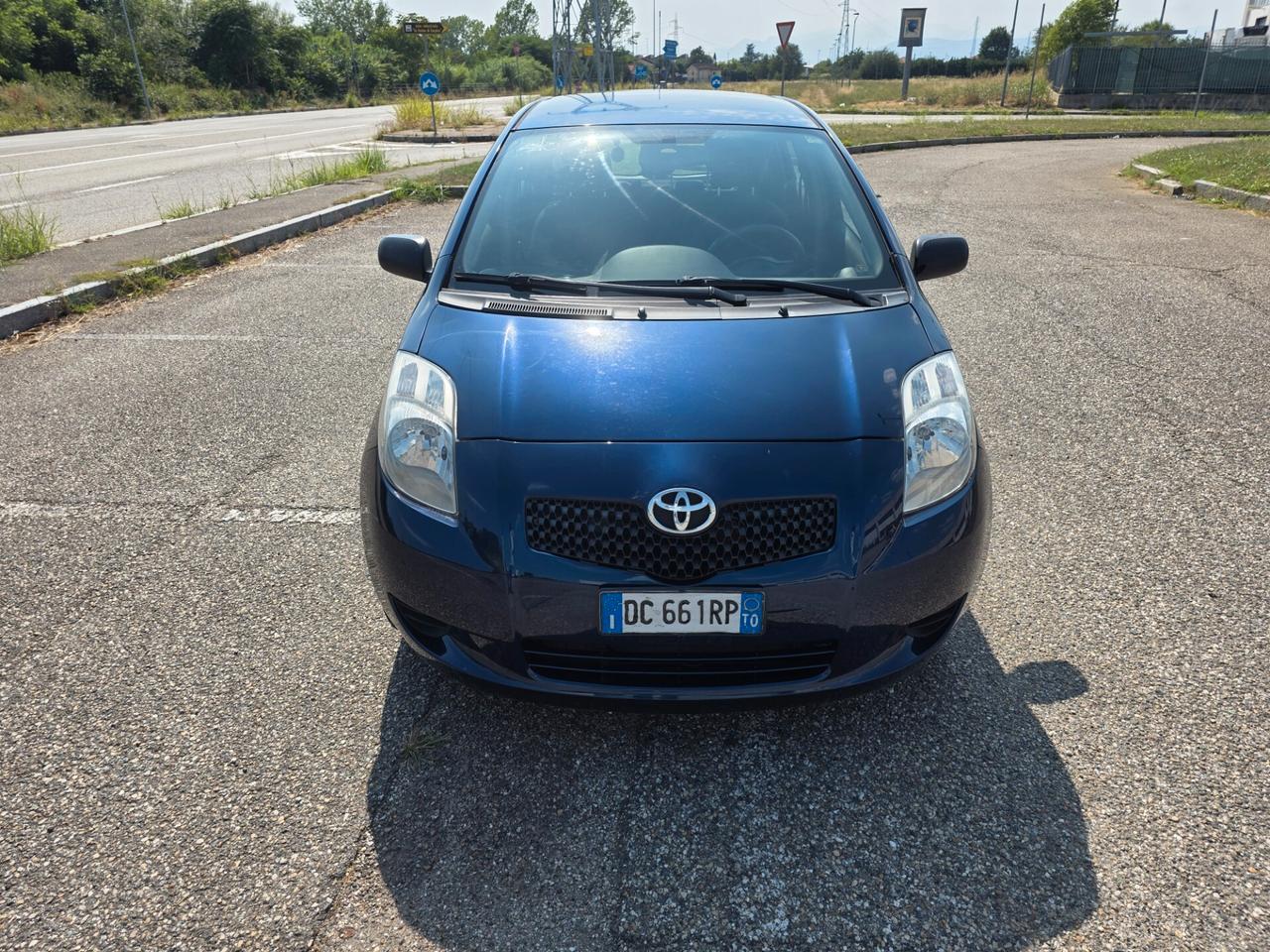 Toyota Yaris 1.0 5 porte