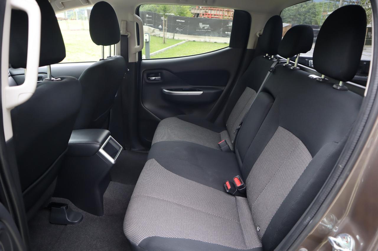 Mitsubishi L200 2.3 D Double Cab 4x4 Easy Select Invite Connect