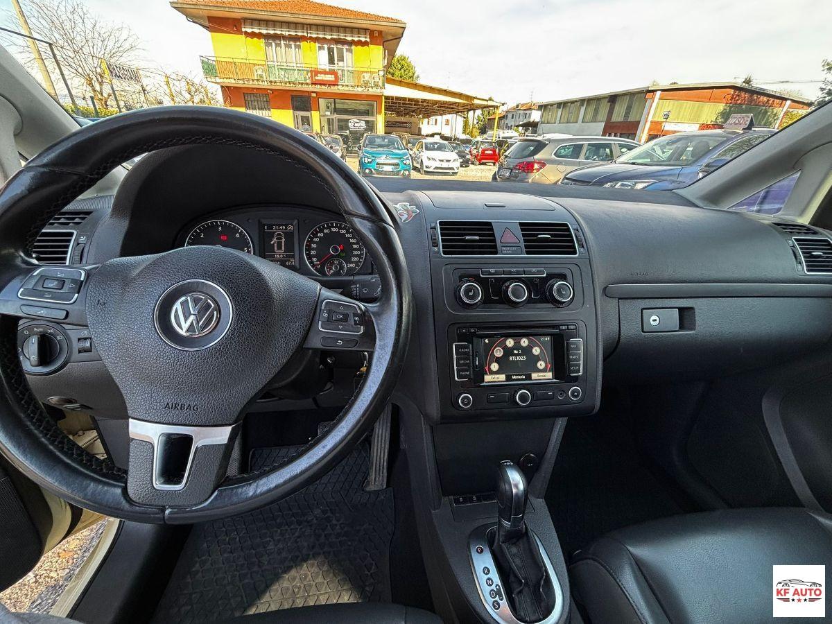 VOLKSWAGEN - Touran