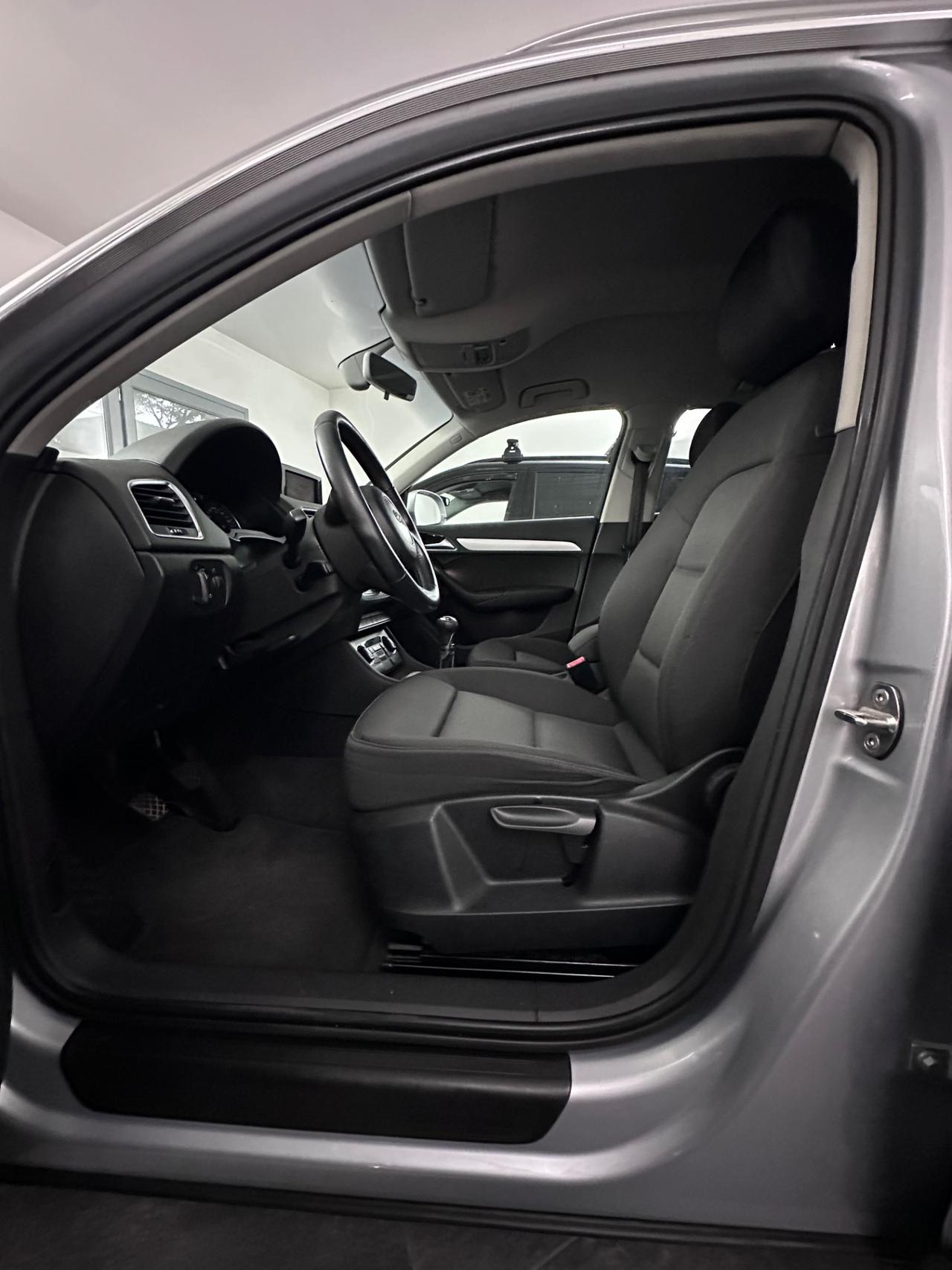 Audi Q3 2.0 TDI 120 CV Business