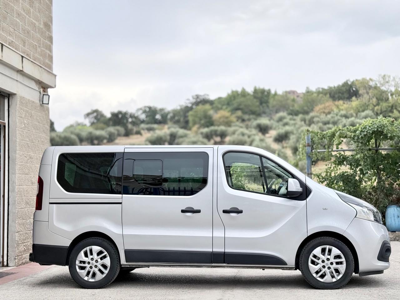 Renault Trafic 1.6 dCi biturbo 9p passo corto