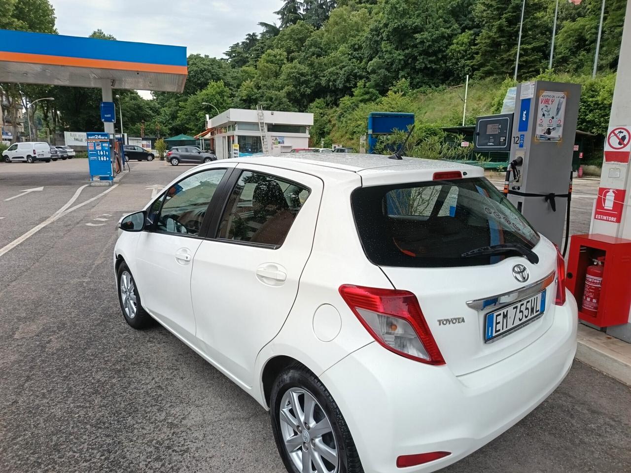 Toyota Yaris Lounge 1.0 benz2012 km originali!!!