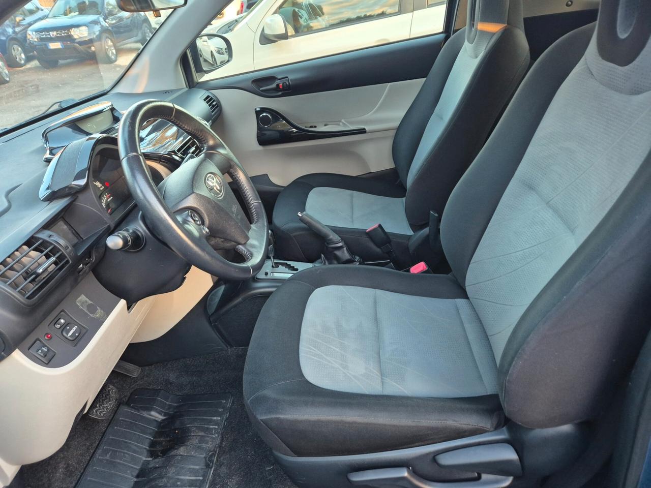 Toyota iQ 1.0 CVT Lounge