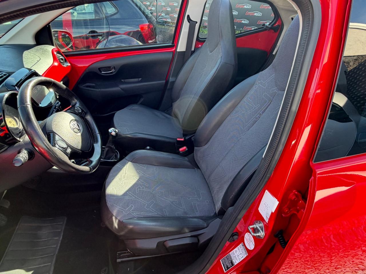 Toyota Aygo 1.0 VVT-i 69 CV 5 porte x-wave