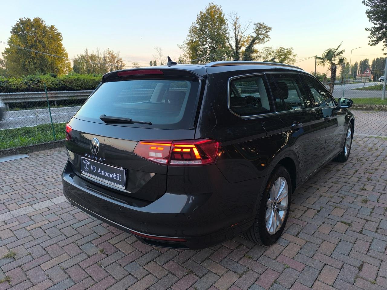 Volkswagen Passat Variant 2.0 TDI SCR 122 CV EVO DSG Business