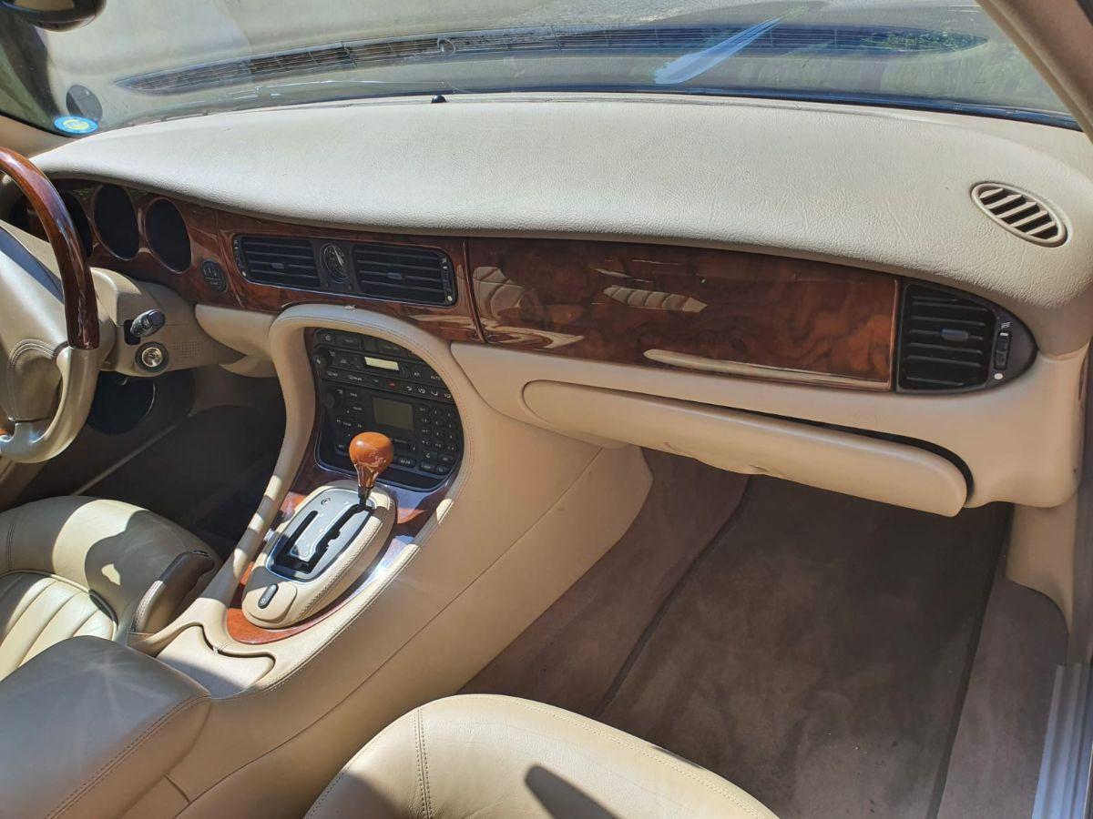 JAGUAR XJ 4.0 Sovereing