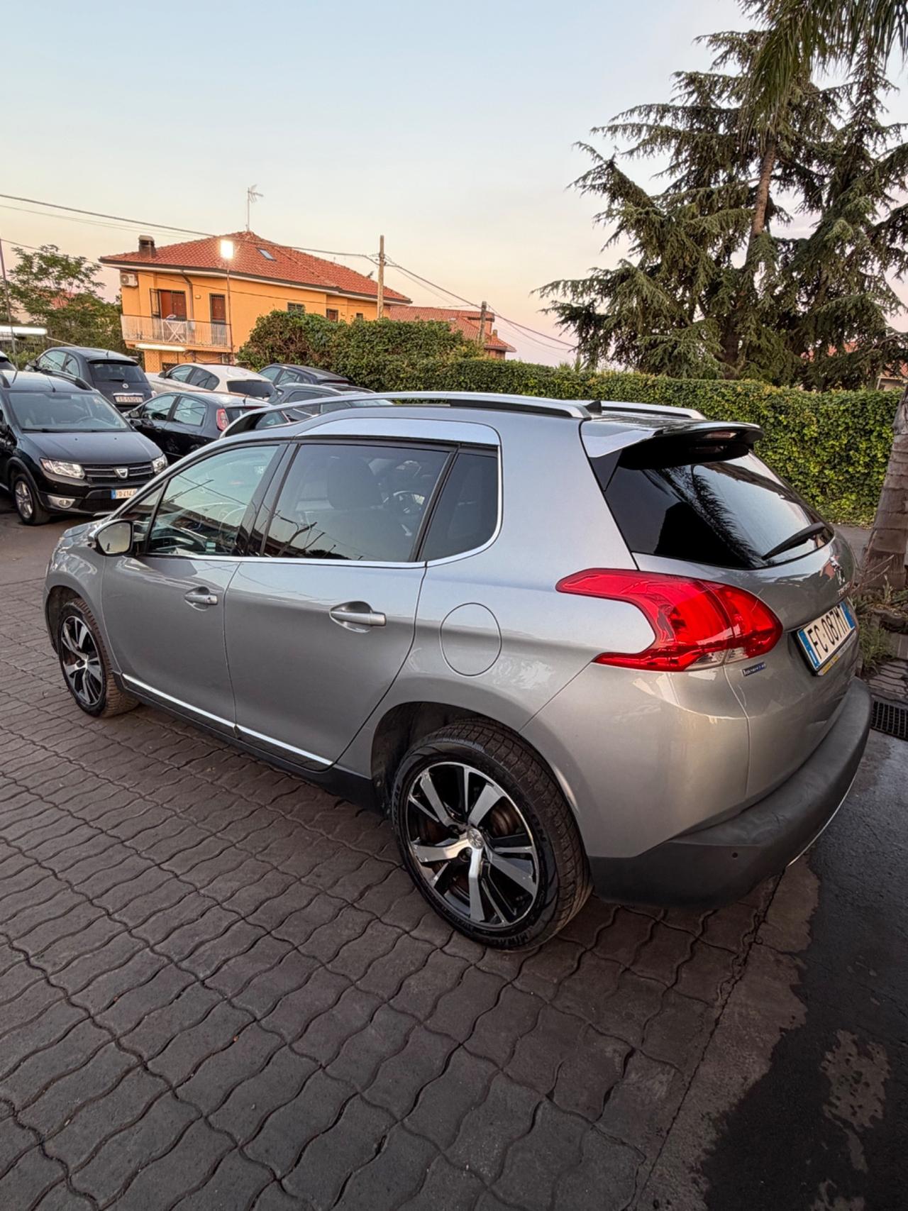 Peugeot 2008 BlueHDi 100 Allure
