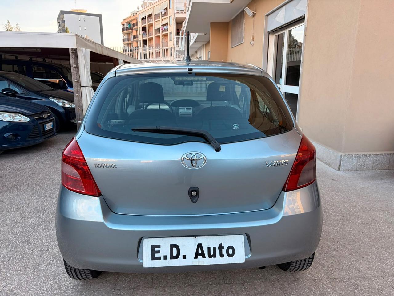 Toyota Yaris 1.0 5 porte