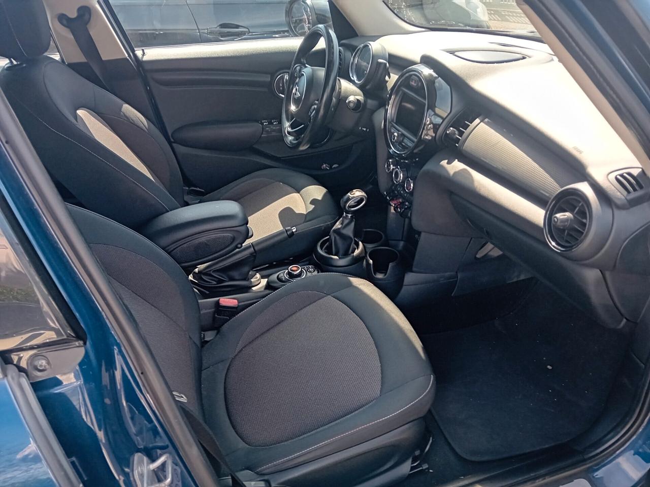 Mini Cooper 1.5 D 5 porte automatico