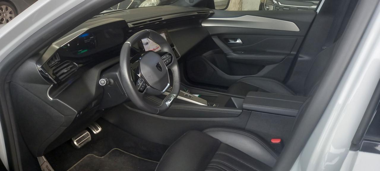 Peugeot 408 Plug-in Hybrid 225 e-EAT8 GT