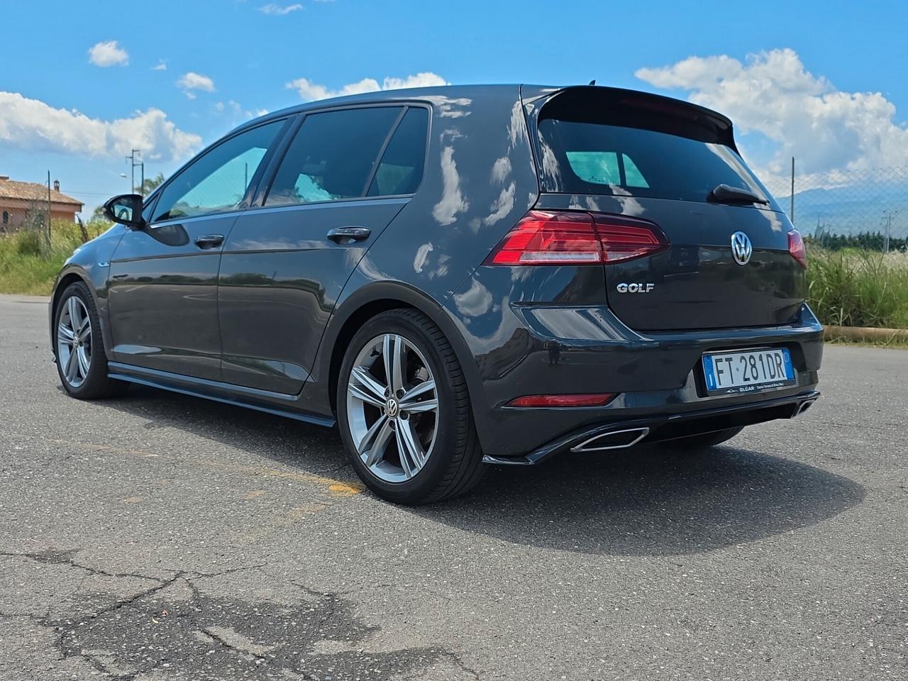 Volkswagen Golf 7.5 R-Line 1.6tdi VIRTUAL FARI LED
