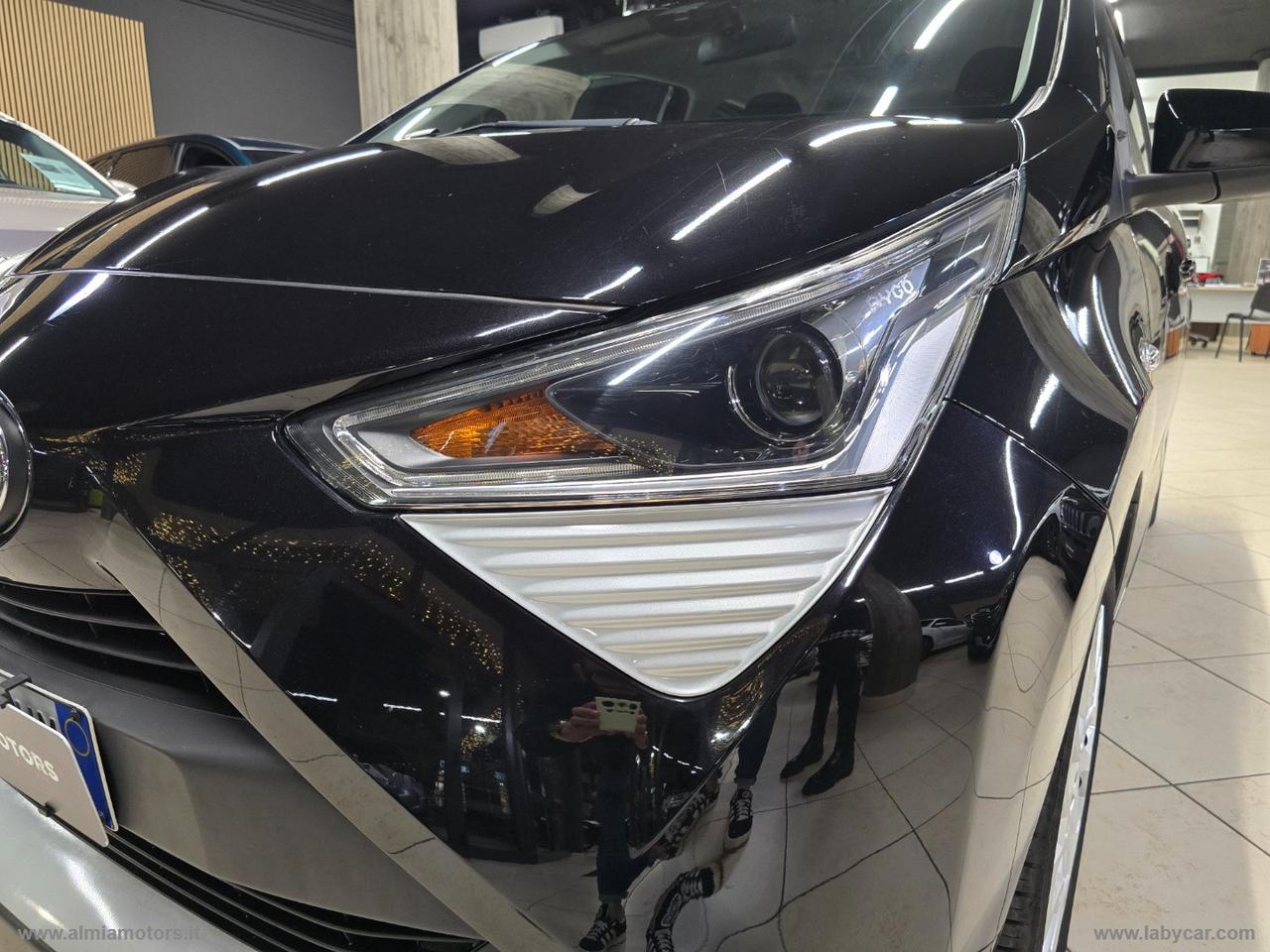 TOYOTA Aygo Connect 1.0 VVT-i 72 CV 5p. x-play