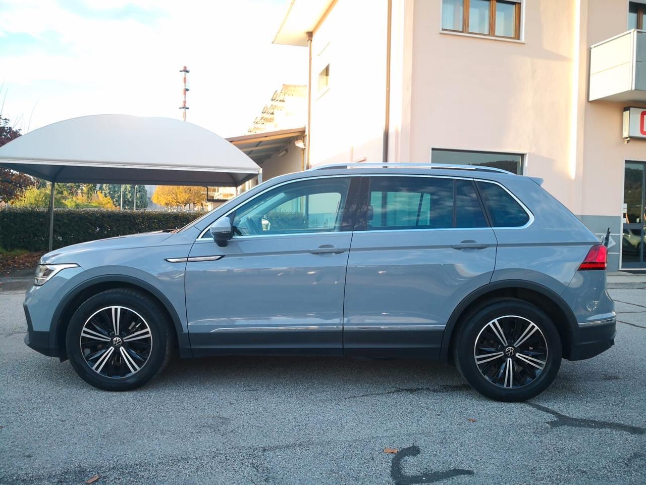 Volkswagen Tiguan 2.0 TDI 150 CV SCR DSG Life ***COCKPIT DISPLAY***