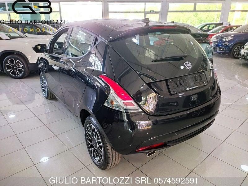 Lancia Ypsilon 1.0 FireFly 5 porte S&S Hybrid Platino