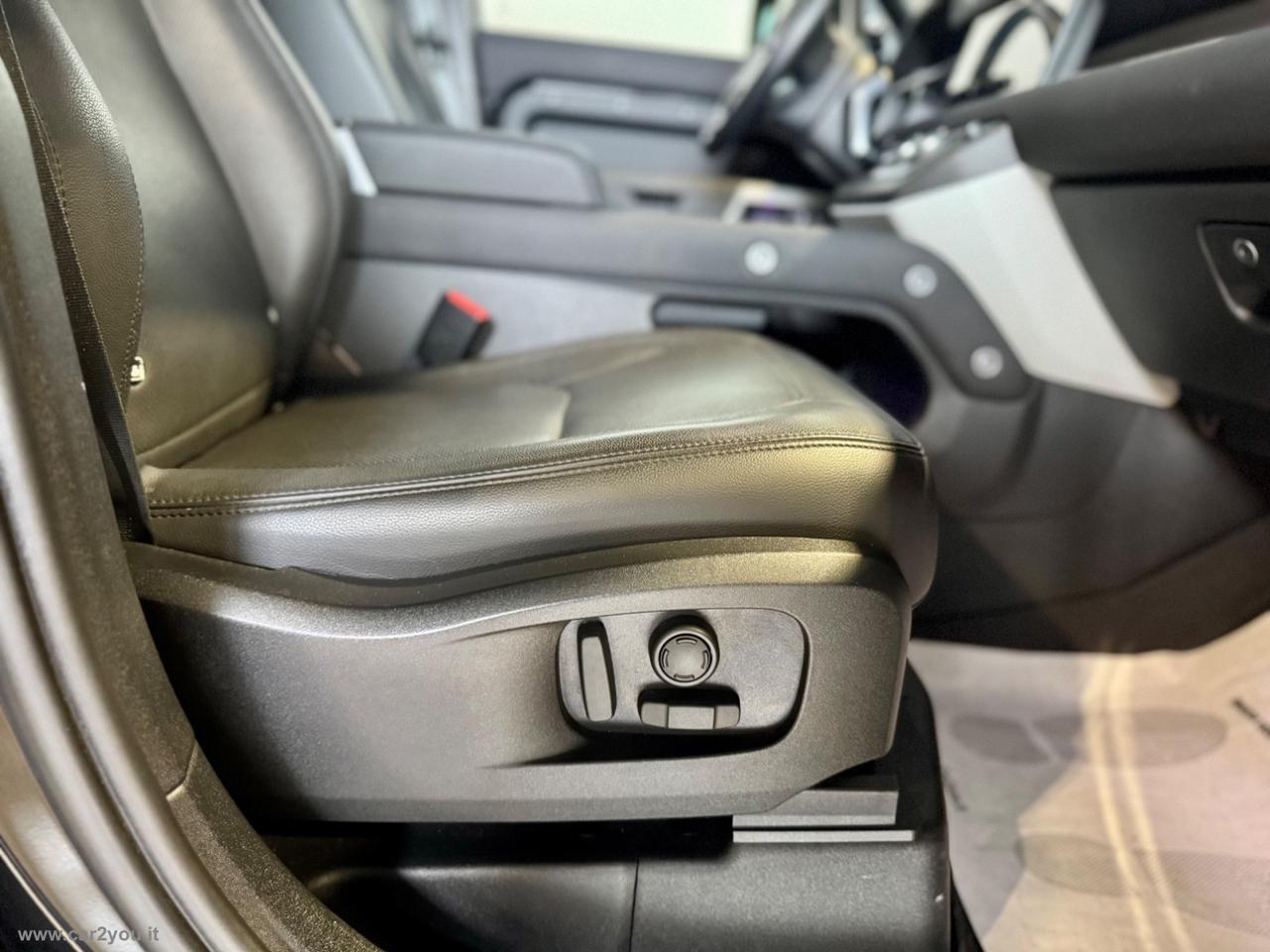 LAND ROVER Defender 110 3.0D I6 200 CV X-Dynamic SE N1