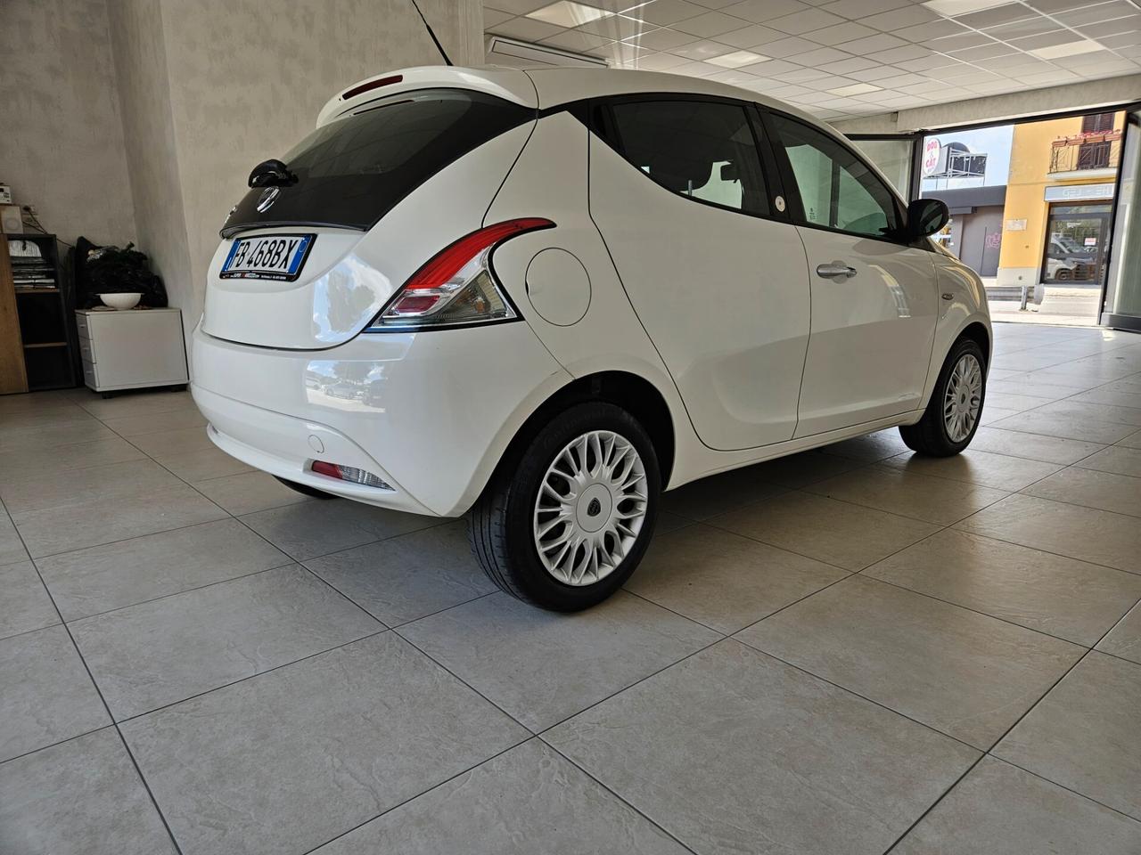 Lancia Ypsilon 1.2 69 CV 5 porte GPL Ecochic Gold
