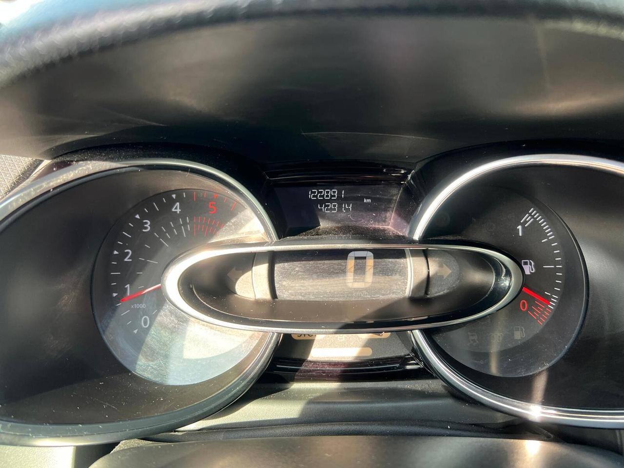 Renault Clio dCi 8V 75 CV 5 porte Moschino Intens