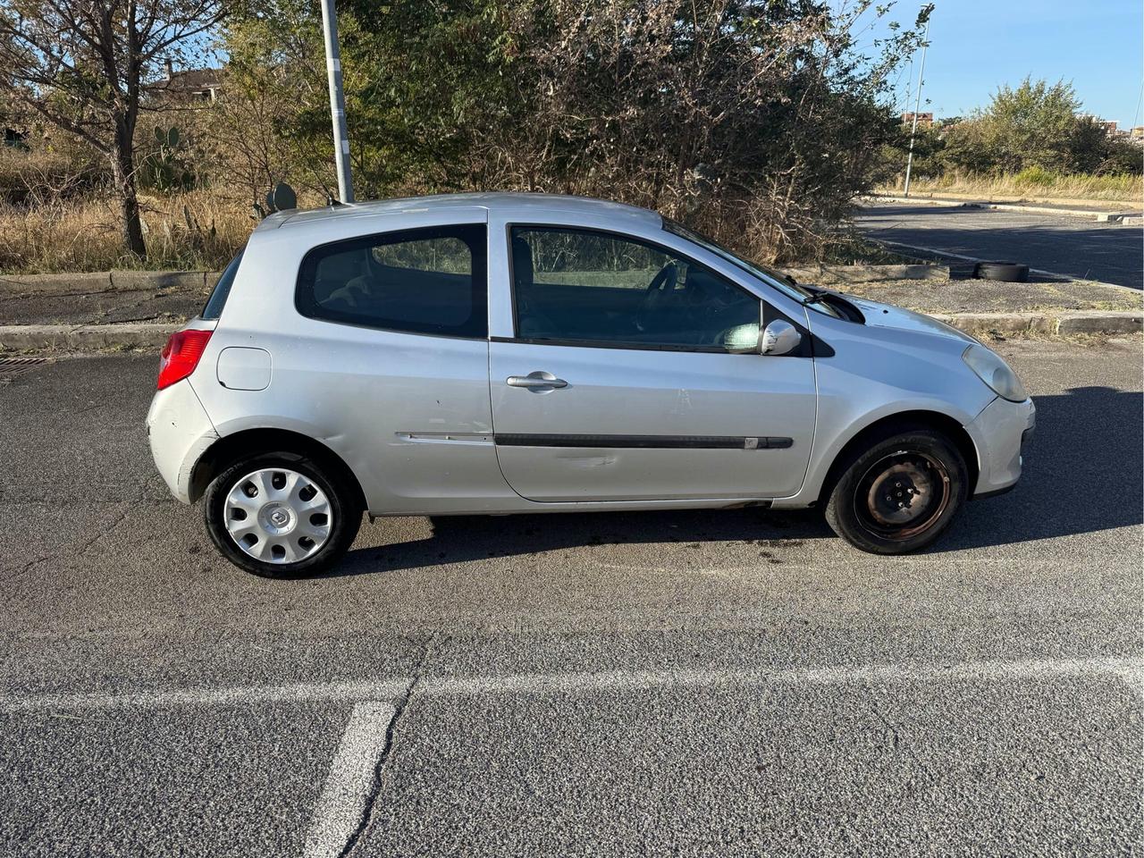 Renault Clio benzina 120000 km neopatentati euro 4