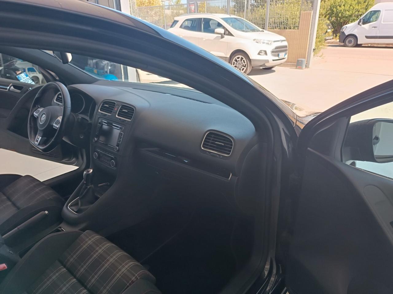 Volkswagen Golf GTI 2.0 TSI 5p.