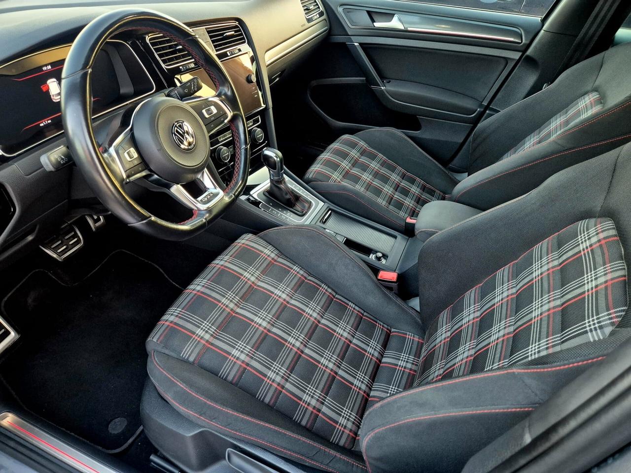 Volkswagen Golf GTI 2.0 245 CV DSG