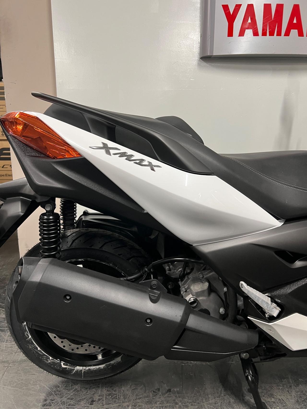 Yamaha X-Max 300