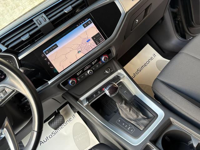 AUDI Q3 35 2.0 TDI S tronic quattro Business COCKPIT