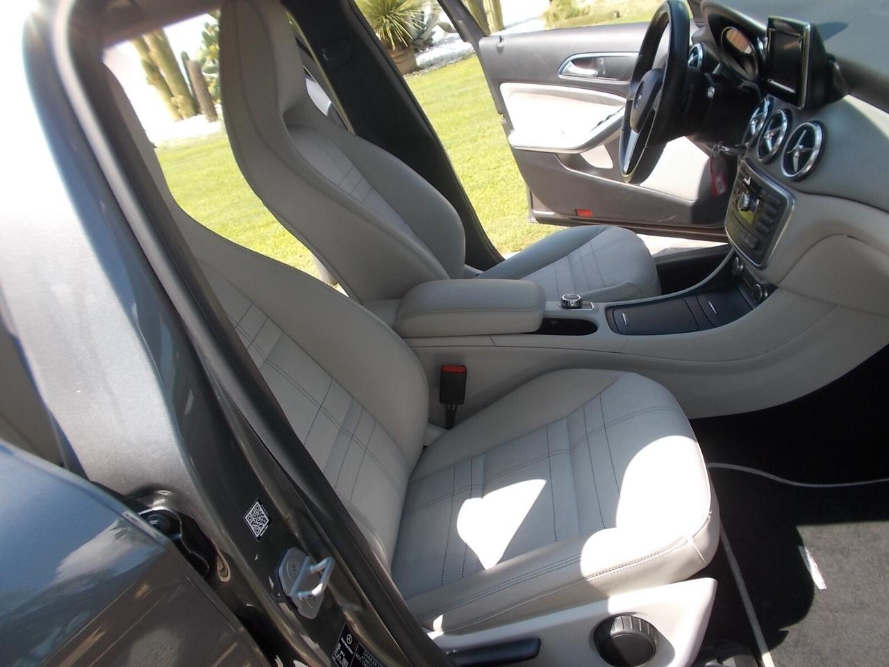 Mercedes-Benz GLA 200d Aut. *FULL OPT.* da VETRINA