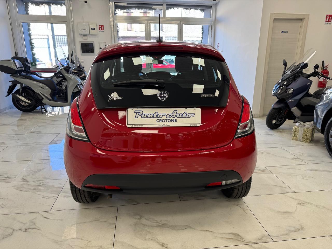 Lancia Ypsilon 1.0 FireFly 5 porte S&S Hybrid 70 cv