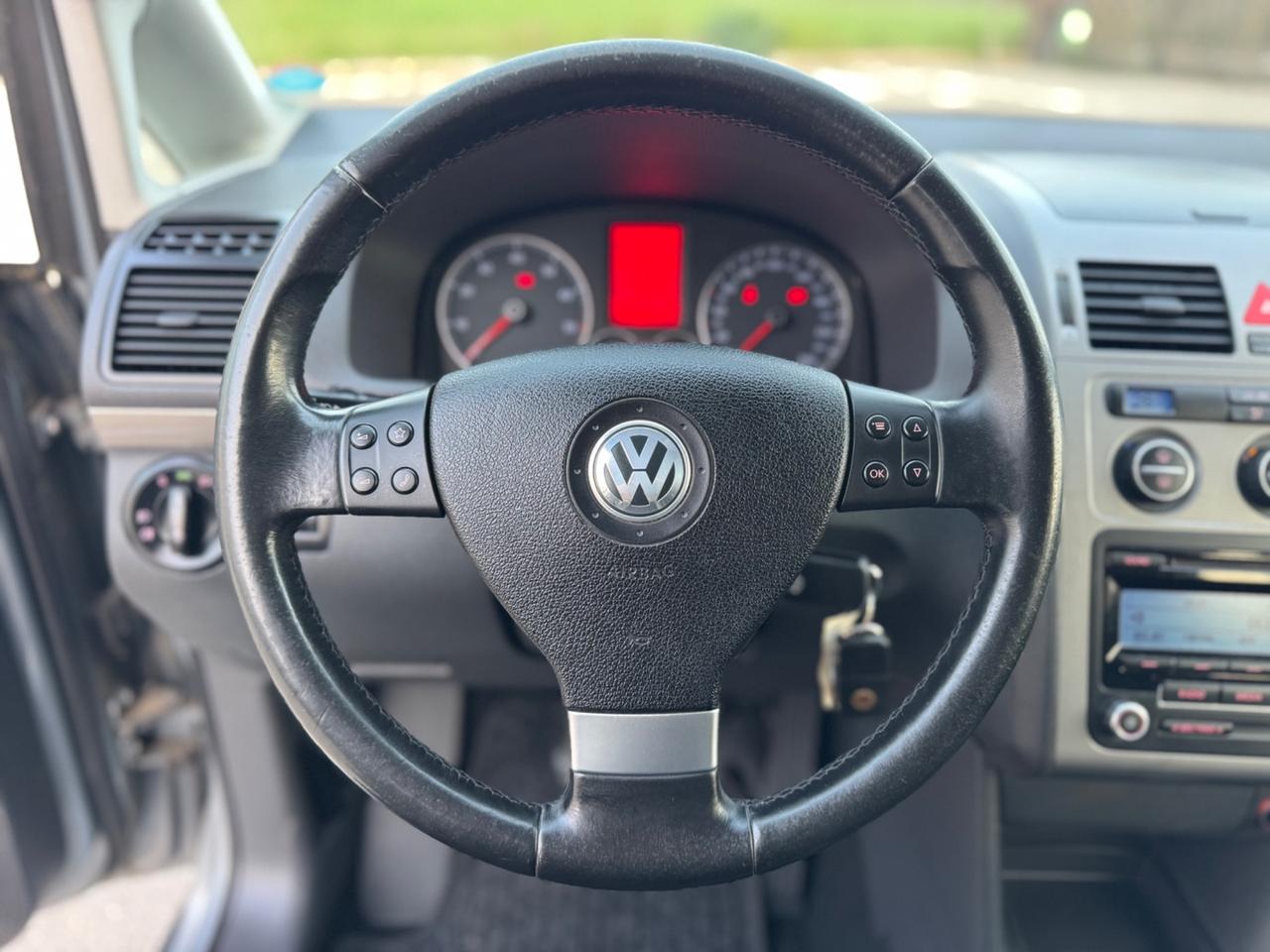 Volkswagen Touran 2.0 Highline Ecofuel 7 POSTI