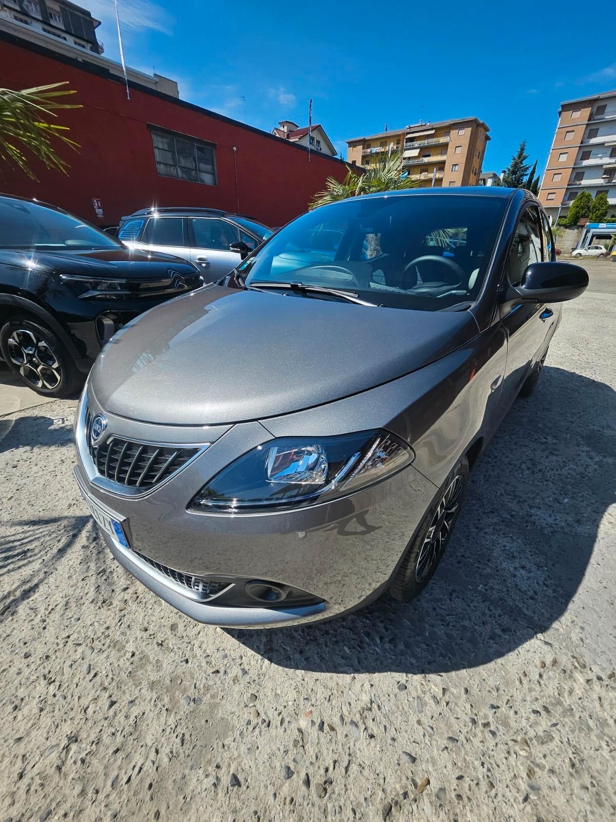 Lancia Ypsilon 1.0 FireFly 5 porte S&S Hybrid Platino