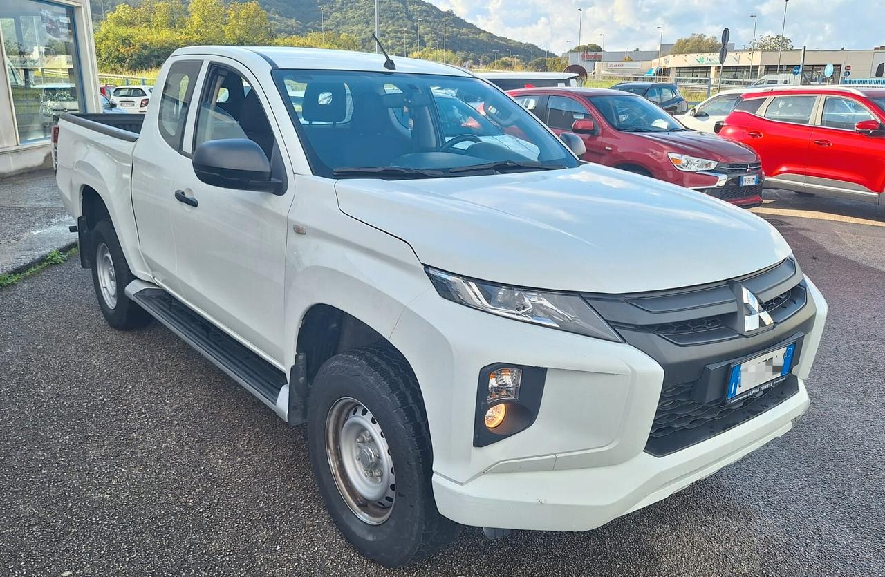 Mitsubishi L200 D Club Cab 4x4 Invite Connect