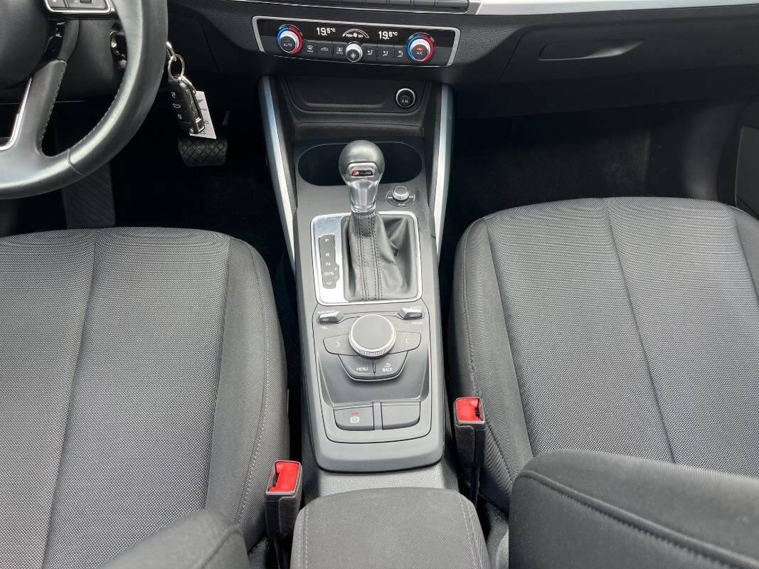 Audi Q2 30 1.6 tdi Business s-tronic my20