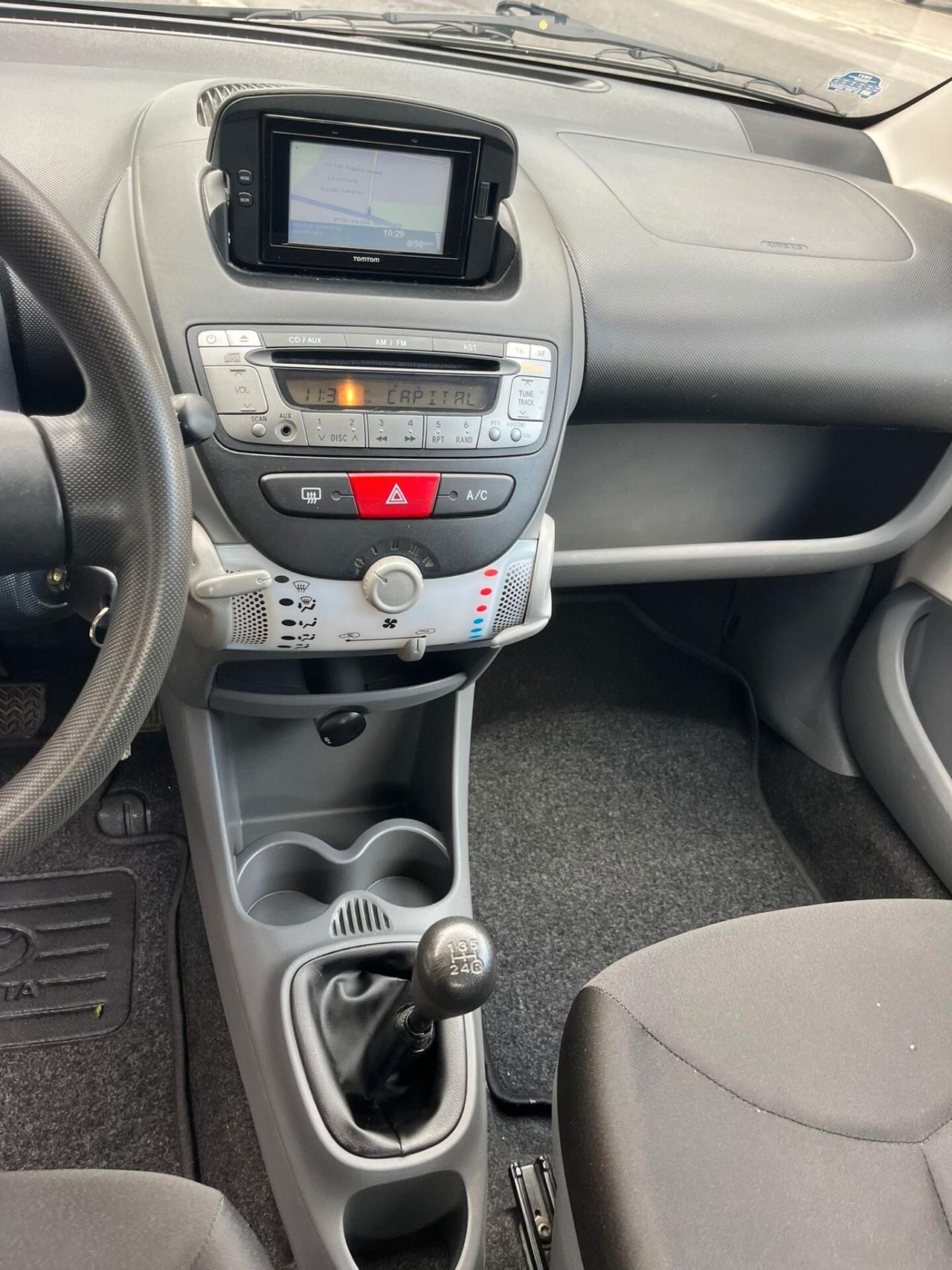Toyota Aygo 1.0 12V VVT-i 5 porte Now Connect