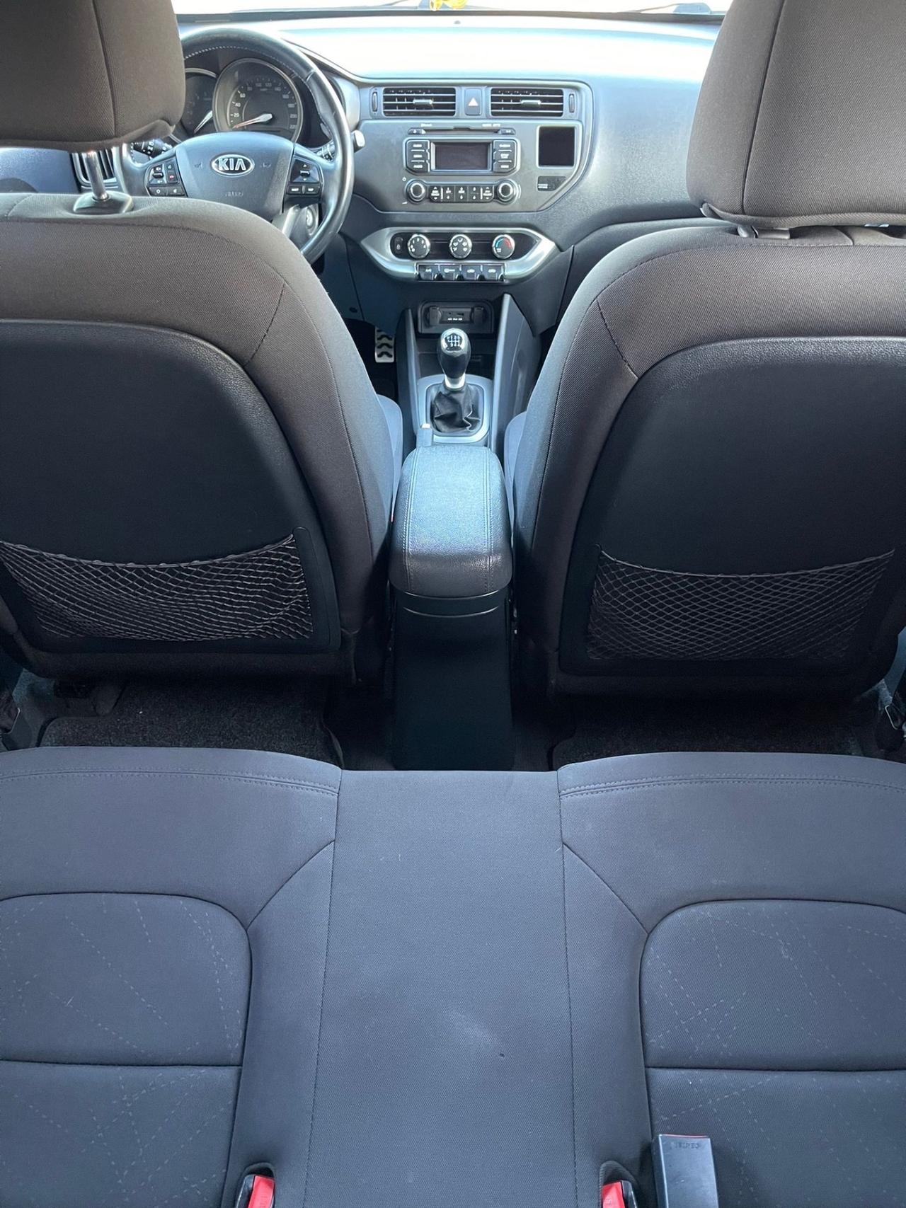 Kia Rio 1.4 CRDi - NEOPATENTATI-UNICO PROPRIETARIO