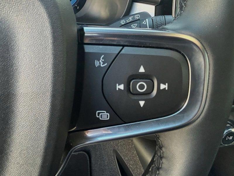 Volvo XC40 B3 163+14 CV Automatico LED Core